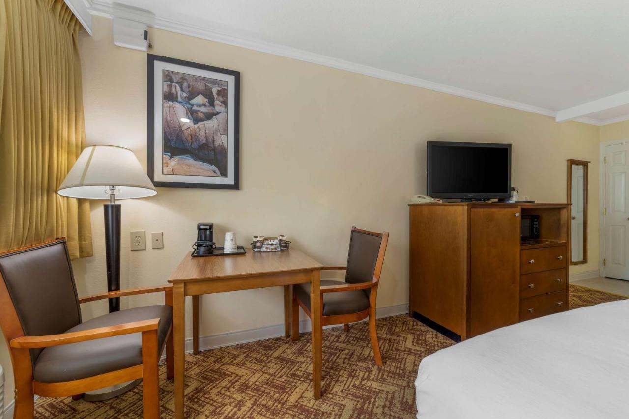 Best Western Plus Northwoods Inn Crescent City Εξωτερικό φωτογραφία